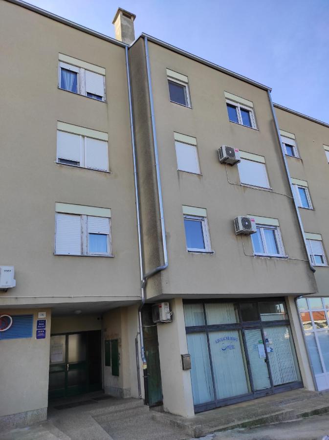 Apartment Dorrea Pula Exterior foto