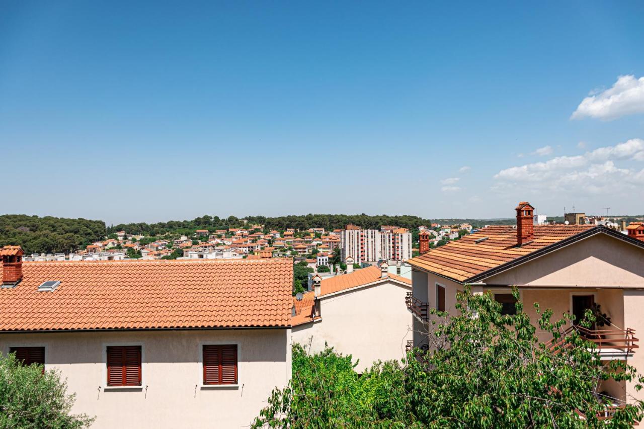 Apartment Dorrea Pula Exterior foto